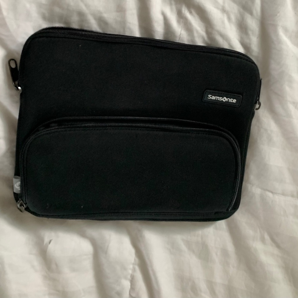 Samsonite Travel Zipper IPad Cover